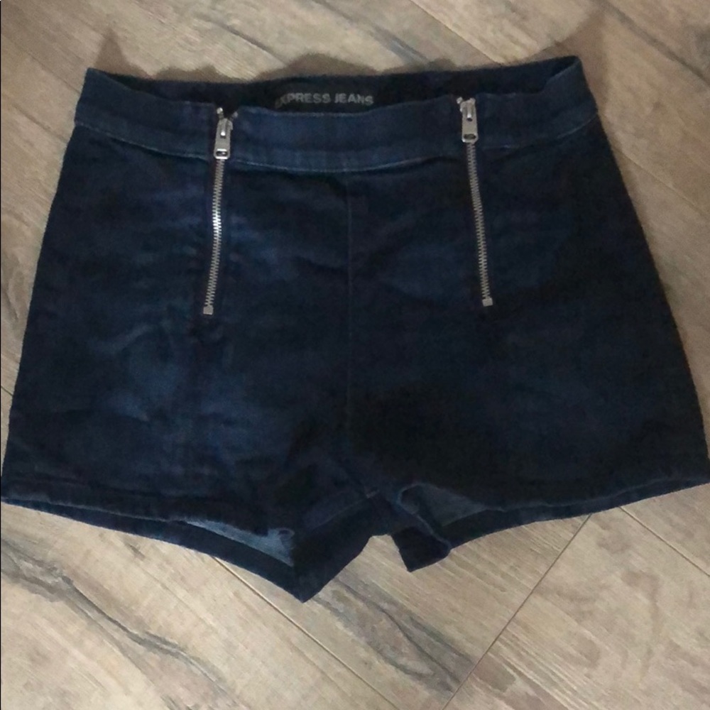 Express Shorts